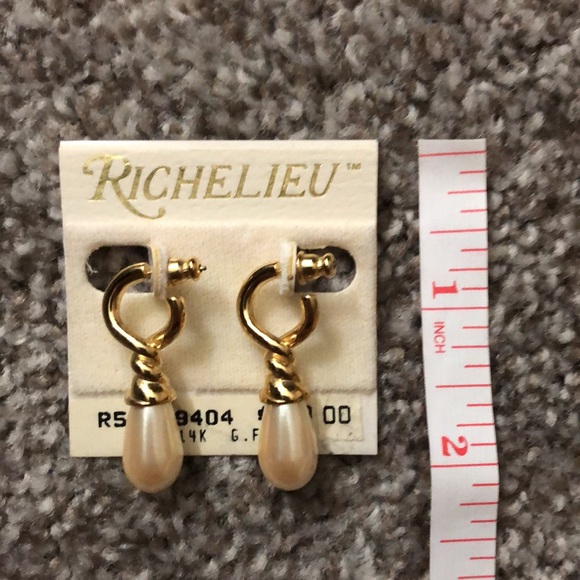 Vintage NWT Richelieu 14K Gold Earrings Pearl Drop - Picture 4 of 5